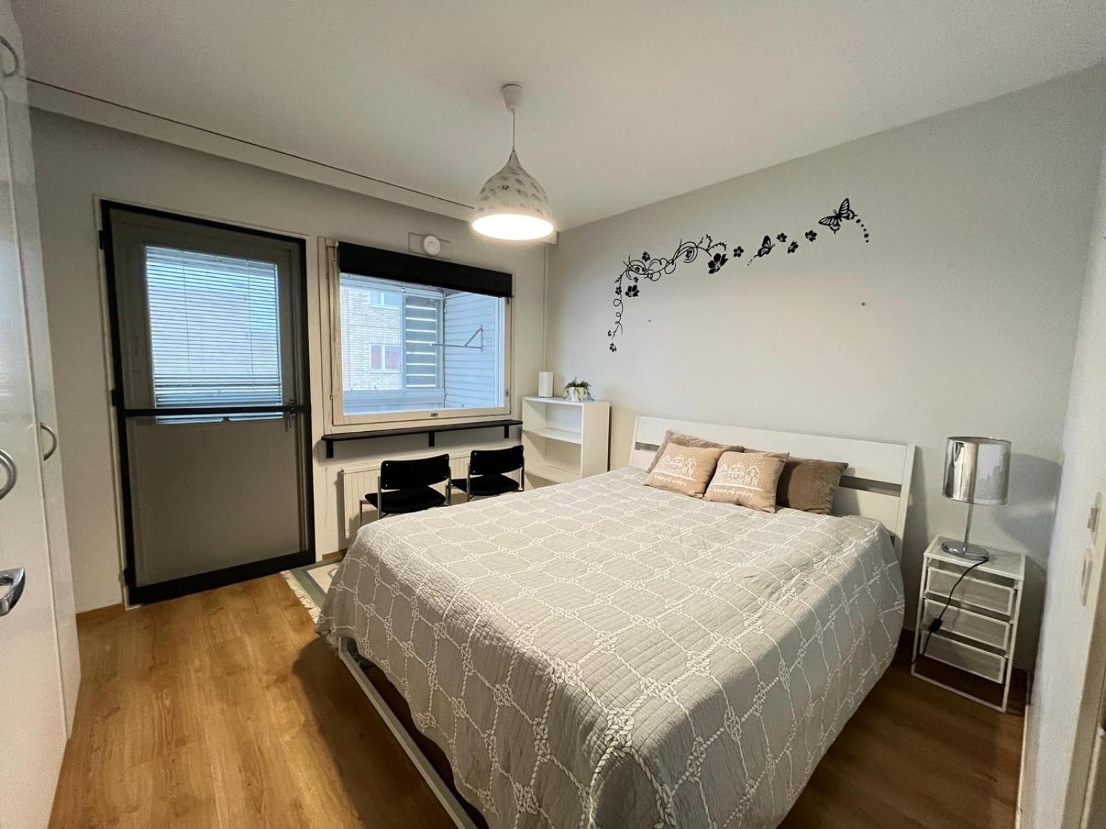 Private Rooms Near Metro, Free Parking,Direct Bus From Airport Helsínquia Exterior foto